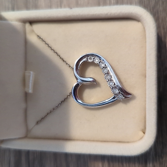 Heart necklace - Picture 2 of 3